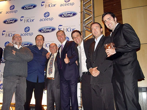 Parece a mesma foto, mas não é: da esquerda para a direita, vemos Cláudio Zaidan, Alexandre, 