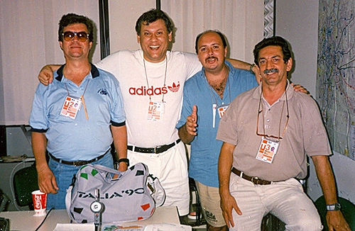 Equipe da Jovem Pan na Copa da Itália, em 1990: José Carlos Guedes, Milton Neves, Nilson César e Bento de Oliveira.