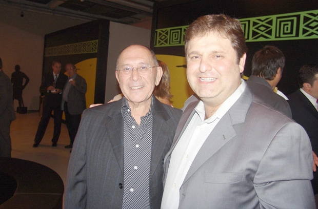 José Silvério e Ulisses Costa, em 03 de maio de 2010, no Museu do Futebol, do Pacaembu. A Bandeirantes fez uma festa para as equipes da Rádio Bandeirantes AM e Band News FM, rumo à Copa da África. Foto: Marcos Júnior/Portal TT
