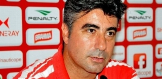 Náutico demite o técnico Gallo após derrota para o Sampaio na Série B