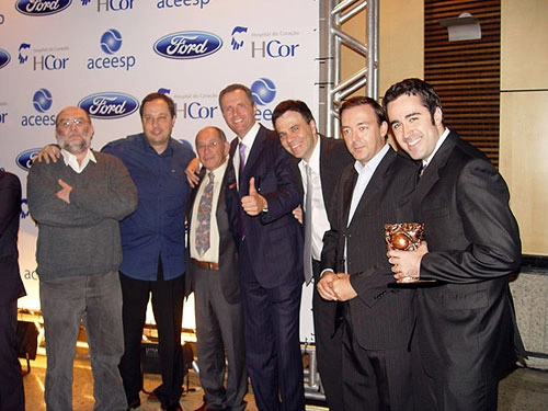 Veja a equipe da vitoriosa Rádio Bandeirantes em 2008, premiada no Prêmio Ford Aceesp. Da esquerda para a direita: Cláudio Zaidan, Alexandre, 