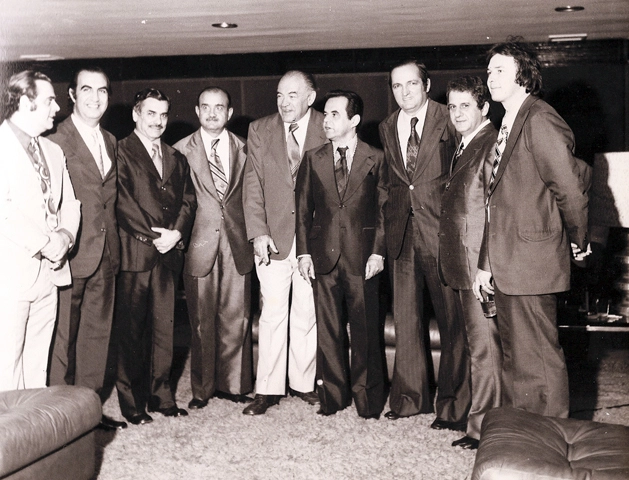 Festa do 34º aniversário em dezembro de 1975. Lucas Neto, José Goes, Arthur Vogel é o quinto, Mauro Pinheiro, Milton Camargo, Carlos Aymard e João Zanforfin