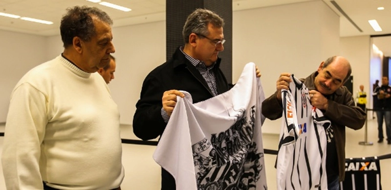 Tião, Mário Gobbi e Rivellino na Arena Corinthians, em 2014. Foto: Apu Gomes/Folhapress