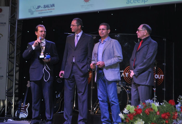 No Prêmio da ACEESP de 2012, realizado no Esporte Clube Sírio, os finalistas como melhor apresentador de rádio: Sérgio Loredo, da ESPN, representou o vencedor Flávio Gomes, seguido por Ricardo Capriotti, Oscar Roberto Godoi, da Transamérica, que representou Thomaz Rafael, e José Silvério, que entregou os prêmios