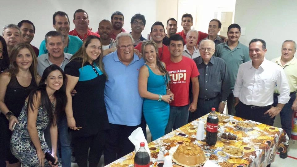 Washington de camisa azul, na festa da rádio Tupi, do Rio de Janeiro. Foto: reprodução