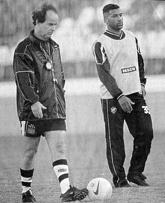 Antonio Lopes, à esquerda, e Viola, à direita, durante treinamento em 1999. A foto é do 