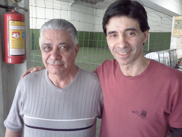 Sr Oquelésio (pai de Mauro Galvão) ao lado do filho Mauro Galvão em Porto Alegre. Foto enviada por Marcelo Rozenberg