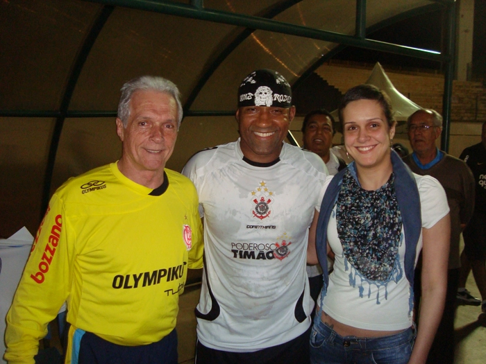 Marco Aurélio, Viola e Michelle Rocha (filha de Marco Aurélio), quando os ex-atletas participaram do jogo entre os veteranos de Maringá e os Masters do Corinthians. Foto: arquivo pessoal de Marco Aurélio