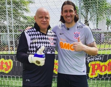 Goleiro Cássio se aproxima ainda mais de Ronaldo como maior pegador de  pênaltis da história do Corinthians - Central do Timão - Notícias do  Corinthians