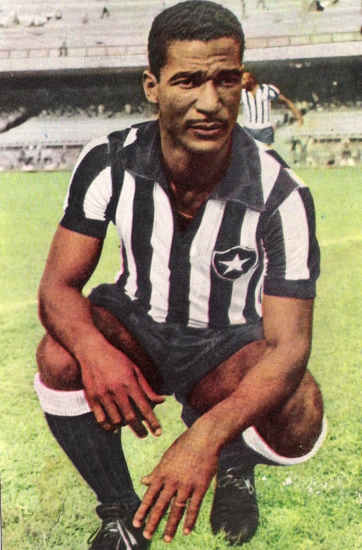 Didi, grande craque da Seleção Brasileira, posa com a camisa do Botafogo. Foto: Reprodução/Revista do Esporte