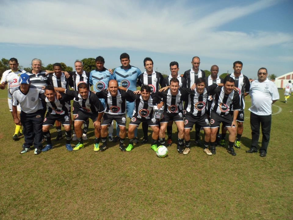 Time masters do  Comercial de Ribeirão Preto segue com seus belos amistosos, no dia 17 de agosto de 2014. Da esquerda para a direita, em pé: Tomires é o segundo. Foto enviada por Tomires