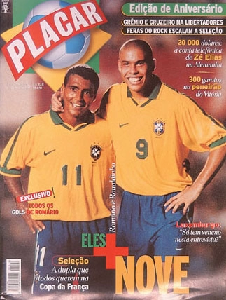 Romário e Ronaldo são os personagens principais da capa da revista Placar em abril de 1997