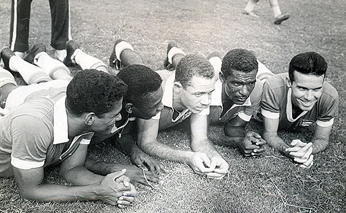 Garrincha, Pelé, Paulo Valentim, Didi e Zagallo: ninguém tira mais esse tipo de foto. Que pena! E, deles, só Pelé não era do Botafogo. 

