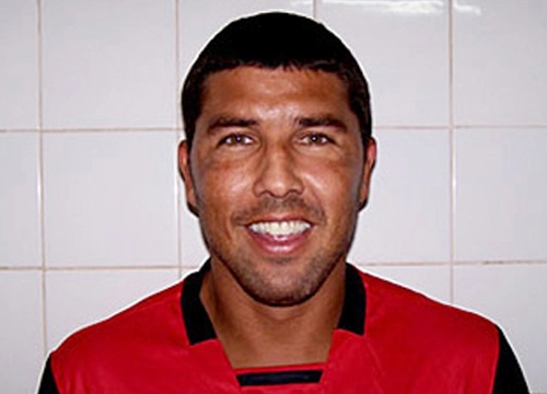 Djair  - Ex-meio-campo do Botafogo e Flamengo