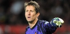 Aos 45 anos, Van der Sar voltará aos gramados. Mas só por um jogo