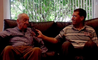 Entrevista dos jornalistas Maurício Sabará e Guilherme Mattera com o historiador John Mills