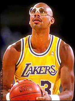 Kareem Abdul-Jabbar crava quem é o melhor armador da história