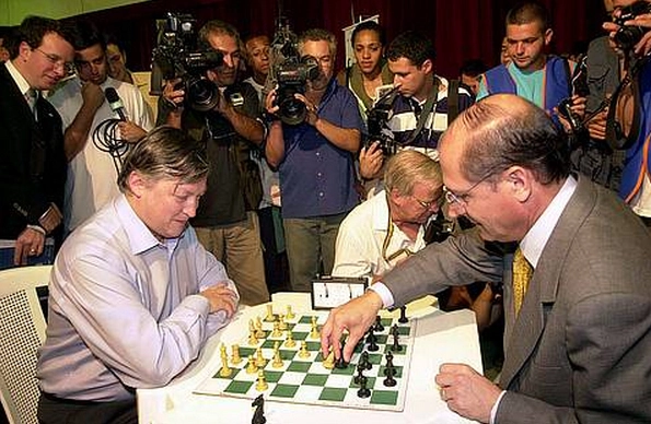 Xadrez para Todos - Os enxadristas mais conhecido de nossa época, Top 2  Anatoly Karpov – Rússia, 1951- É um grande mestre de xadrez soviético/russo  e ex-Campeão Mundial. Ele foi o oficial
