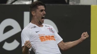 Antes ignorado por Cuca, Avelar quer se mostrar na final: "Vai me conhecer"