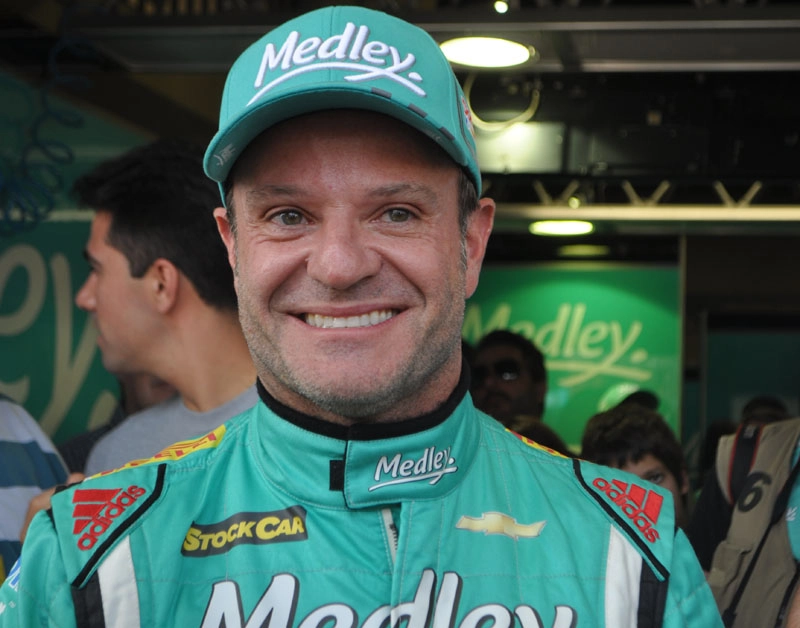 Stock Barrichello Emocionado Conquista A Pole Para A Corrida Do Milhão Notícias Terceiro 6772