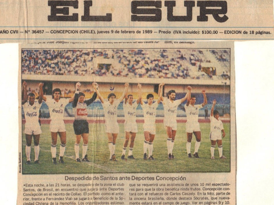 Jornal chileno El Sur noticiando amistoso do Santos em 1989. Éder é o quarto, ao lado do goleiro Ferreira. O penúltimo é Sócrates