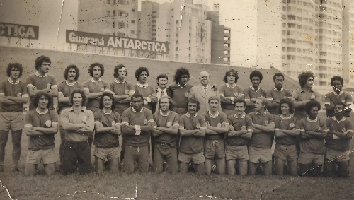 Forma&ccedil;&atilde;o hist&oacute;rica do Palmeiras. Em p&eacute;, da esquerda para a direita: o primeiro &eacute; Eurico, o quinto Alfredo Mostarda, o sexto Zeca, o oitavo &eacute; C&eacute;sar Maluco e o d&eacute;cimo &eacute; Leivinha. Agachados, da esquerda para a direita: o segundo &eacute; Le&atilde;o, o quarto &eacute; Lu&iacute;s Pereira, seguido por Fedato, o s&eacute;timo &eacute; M&aacute;rio Loiro, o oitavo &eacute; Dudu, o nono Ademir da Guia e o pen&uacute;ltimo &eacute; Nei. Foto: Paulo Queiroz