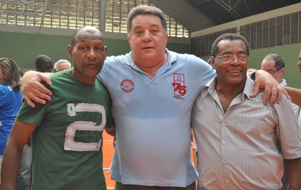 Edu, Leivinha e Nei, no gin&aacute;sio do CT da Barra Funda, em 2011. Foto: Marcos J&uacute;nior/Portal TT