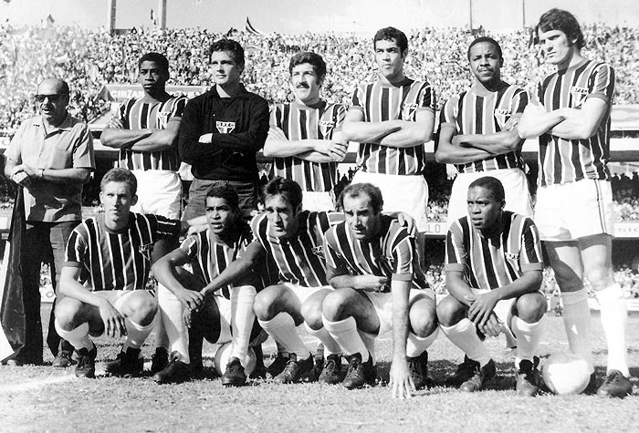 Em pé, da esquerda para a direita: Gilberto Sorriso, Sérgio Valentim, Roberto Dias, Edson, Jurandir e Forlan. Agachados: Paulo, Terto, Toninho Guerreiro, Gérson e Paraná.