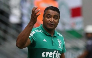 Há uma sede feroz de todos, incluindo nós da imprensa, para que novos profissionais ganhem destaque
