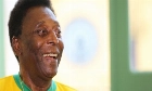 Pelé passa por cirurgia "bem-sucedida" e já é transferido para quarto