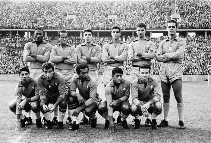 Da esquerda para a direita, em pé: Djalma Santos, Zequinha, Roberto Dias, Rildo, Eduardo e Gylmar dos Santos Neves. Agachados: Marcos, Gérson, Quarentinha, Amarildo e Zagallo. Foto enviada por Roberto Saponari