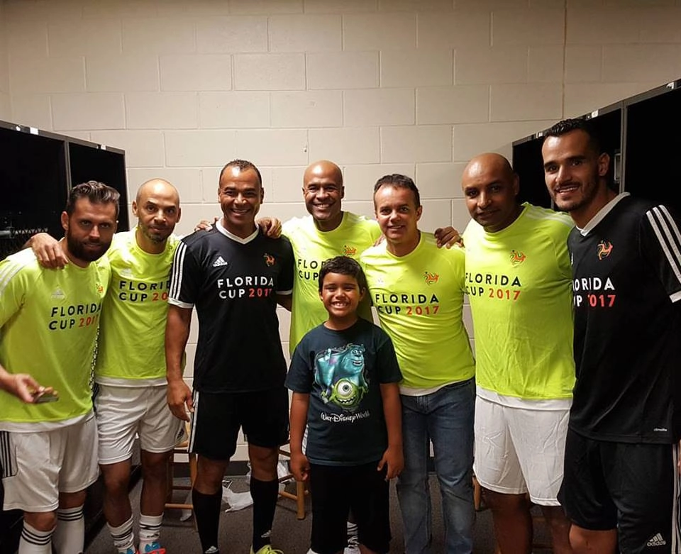 Na Florida Cup 2017, da esquerda para a direita: Lincon, Marques, Cafu, Marcos Assunção, Palhinha, Emerson e o filho do Cafu. Foto: reprodução