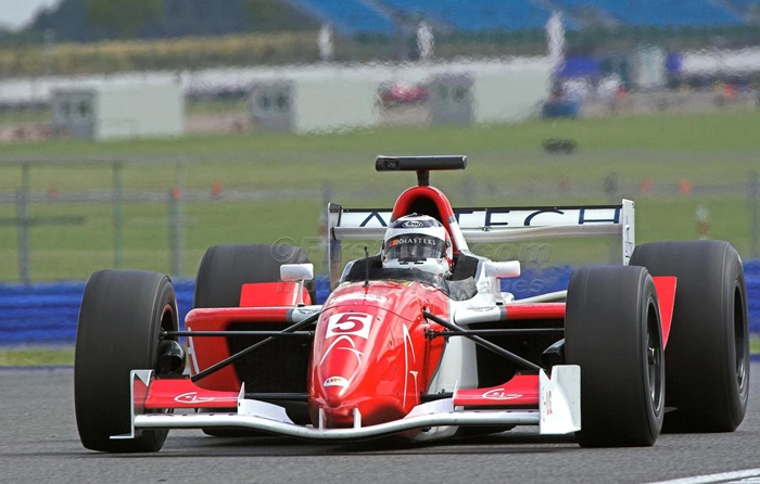 Andando bem em 2005, na GP Masters, apenas para pilotos veteranos, Mansell disputou três provas e venceu duas. Foto: Divulgação