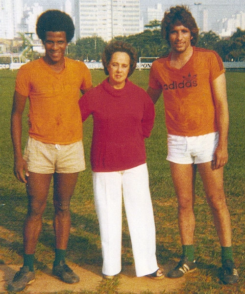 Marinho Peres é o da direita. À esquerda, Jorge Mendonça.