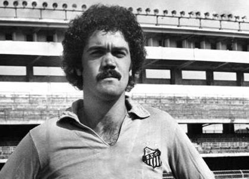 Fl&aacute;vio Lima - Ex-goleiro do Santos em 78