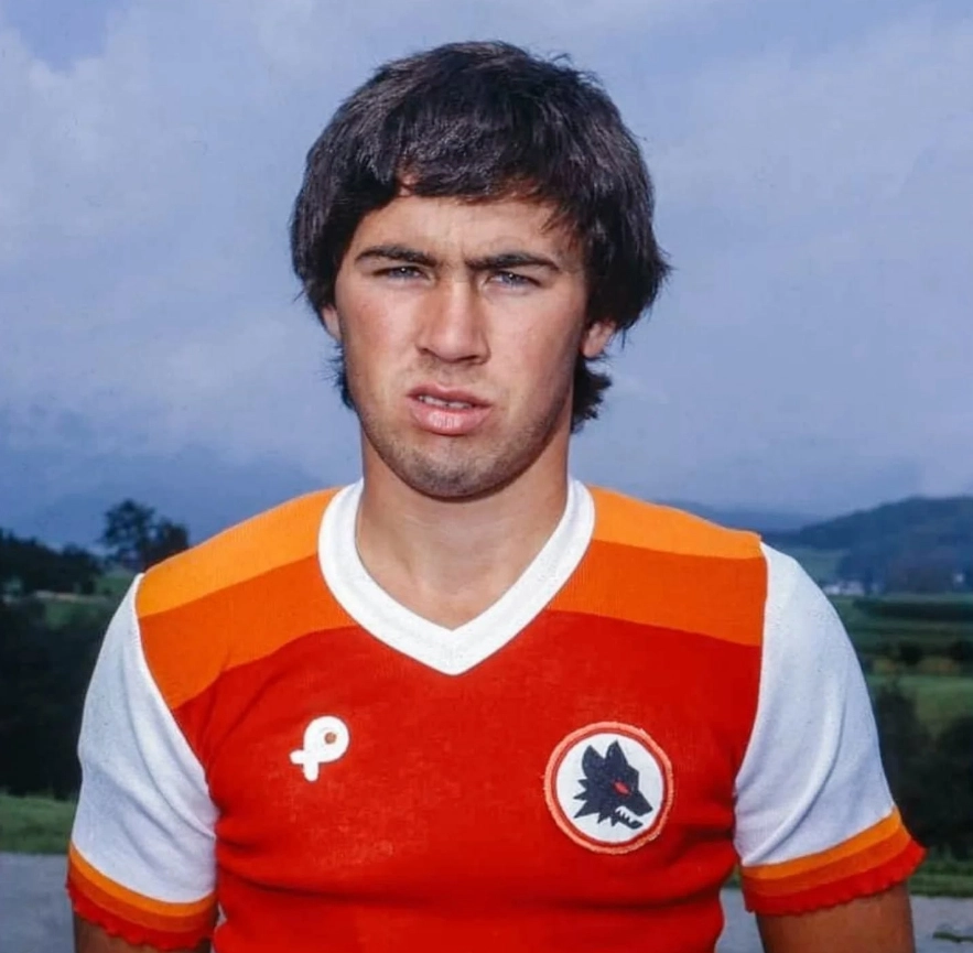 Pela Roma, clube que defendeu entre 1979 e 1987. Foto: Reprodução