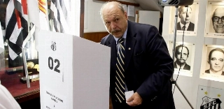 Atual presidente entregou dossiê com suposta fraude na última eleição na Vila Belmiro