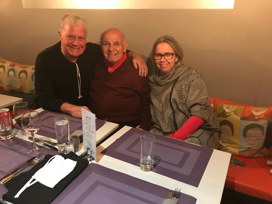 Cabralzinho, Pepe e sua filha Gisa, em novembro de 2018 em Estocolmo, na Suécia, onde o ex-ponta recebeu uma homenagem