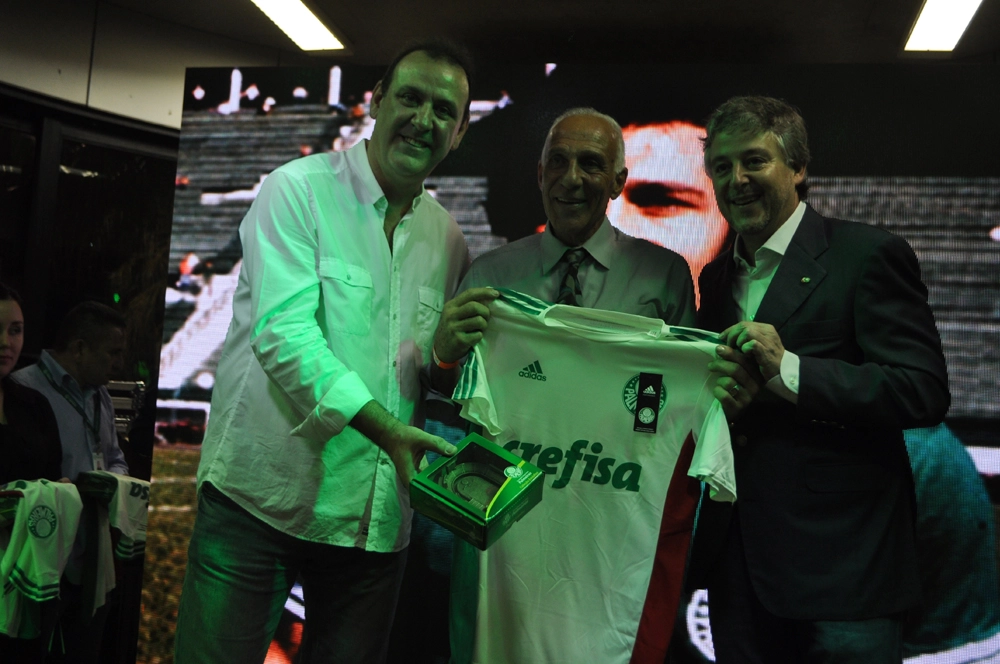 Em 26 de setembro de 2015, na festa de veteranos do Palmeiras, no restaurante do clube. Da esquerda para a direita: Roberto Silva, Alfredo Mostarda e Paulo Nobre; Foto: Marcos Júnior/Portal TT