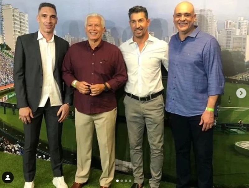 Em 27 de agosto de 2021, quatro goleiros que marcaram &eacute;poca no Palmeiras, reunidos na inaugura&ccedil;&atilde;o da nova sala de trof&eacute;us do clube alviverde: Fernando Prass, Emerson Le&atilde;o, S&eacute;rgio e Marcos. Foto: arquivo pessoal de Fernando Prass
