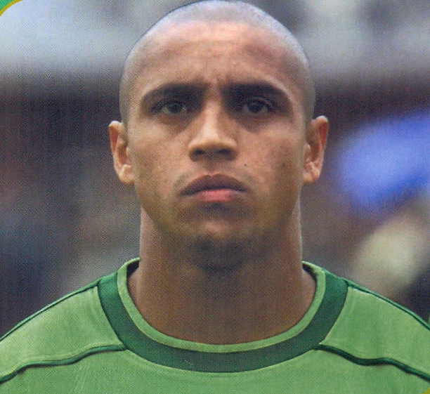 Roberto Carlos, em 1995, com a camisa do Palmeiras. Foto: Revista oficial do Palmeiras