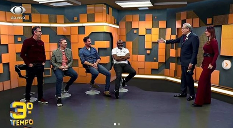 Durante o 3º Tempo da Band em 04 de agosto de 2019. Neto, Velloso, Sérgio, Célio Silva, Milton Neves e Larissa Erthal. Foto: Reprodução