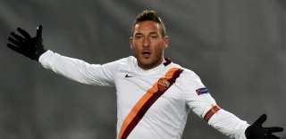Totti pode deixar a Roma para jogar nos Estados Unidos, diz site
