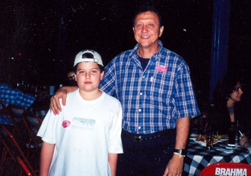 O pequeno f&atilde; Thiago e Douglas, no dia 27 de agosto de 1999, em Barretos (SP).

