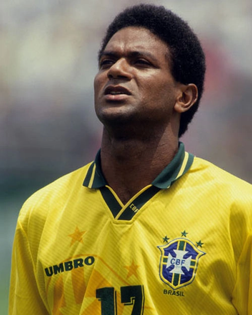 Comentarista da Copa do Mundo, Roque Júnior estreava pelo Palmeiras há 27  anos - Lance!