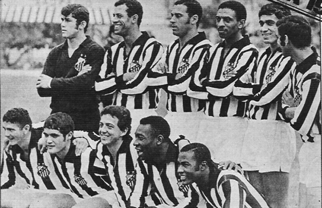 Em p&eacute;: Joel Mendes, Carlos Alberto Torres, Ramos Delgado, Djalma Dias, Clodoaldo e Rildo.
Agachados: Manuel Maria, L&eacute;o, Douglas, Pel&eacute; e Edu. Foto enviada por Walter Roberto Peres e publicada na 