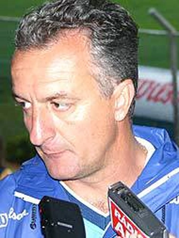 Dorival Júnior como treinador do São Caetano. Foto de Fábio Aleixo