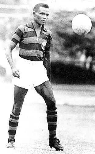 Zózimo, após jogar pela Esportiva de Guaratinguetá-SP, foi para a Gávea. A foto nos foi enviada pelo querido José Eustáquio Rodrigues Alves, de Patos de Minas-MG.