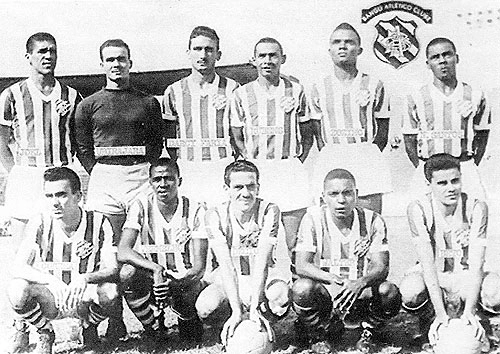 Em pé, da esquerda para a direita: Joel Martins, Ubirajara, Darci Faria, Rubens, Zózimo e Nilton dos Santos. Agachados: Corrêa, Vermelho, Décio Esteves, Valter e Beto. A foto nos foi enviada pelo querido José Eustáquio Rodrigues Alves, de Patos de Minas-MG.
