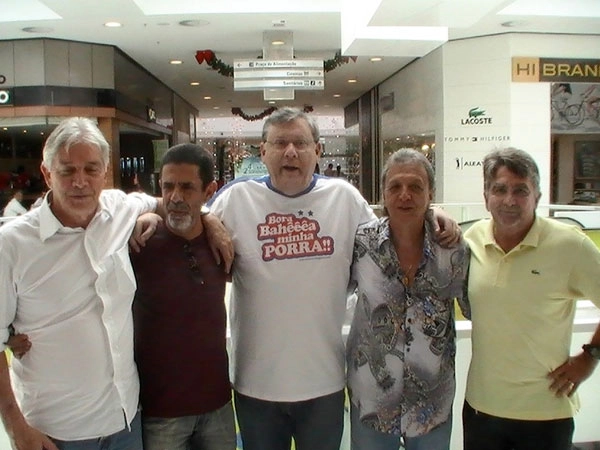 Da esquerda para a direita: Elizeu, Catu, Milton Neves, Douglas e Chiquinho de Assis. A foto &eacute; de novembro de 2010